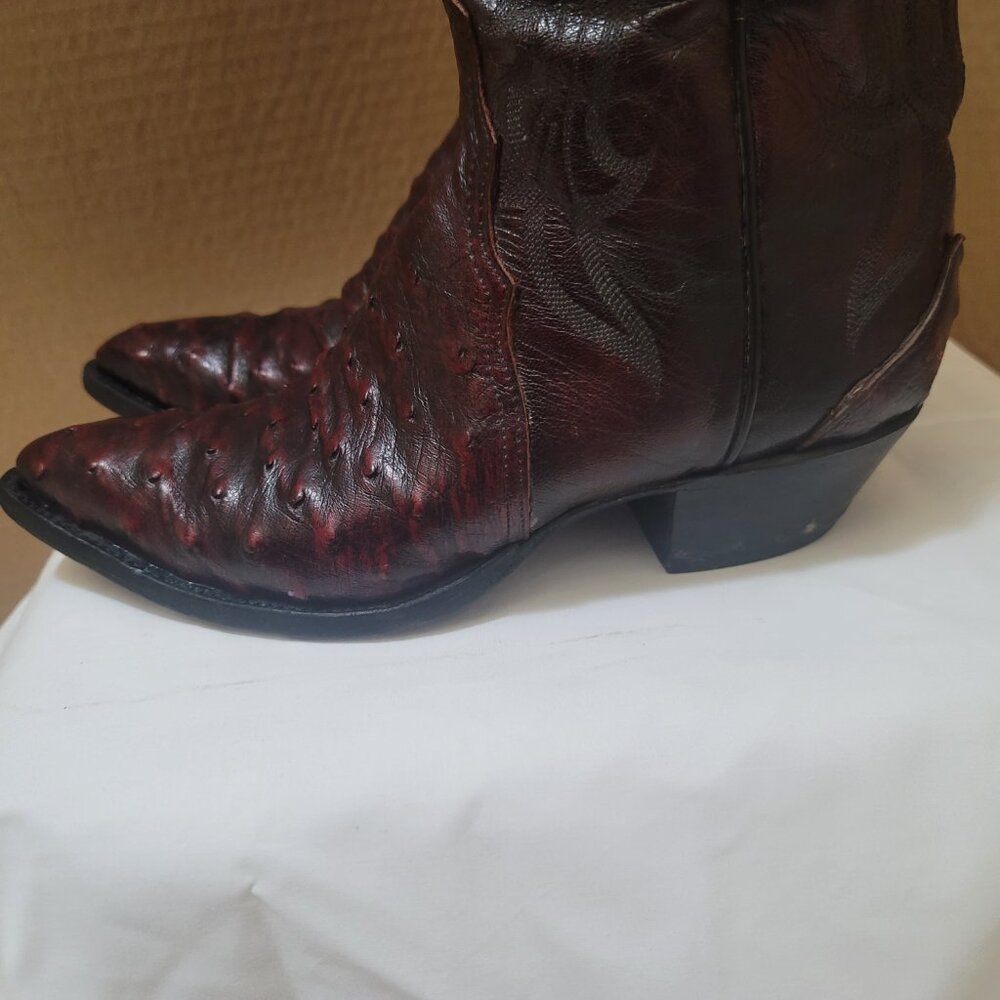 Women's Quill Ostrich Cowboy Boots size 8, Burgundy - Picture 5 of 11